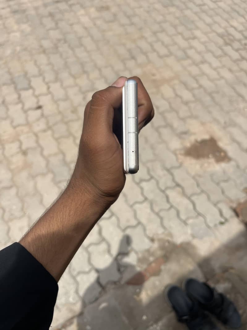 Google Pixel 7a 4