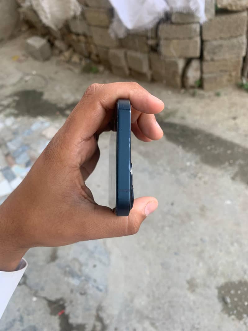 Apple iPhone 13 1