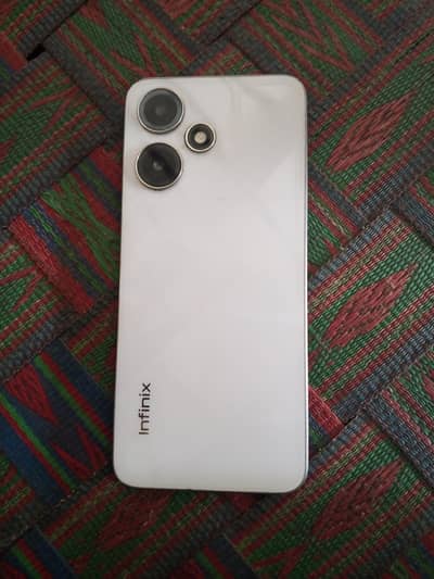 Infinix Hot 30 Play