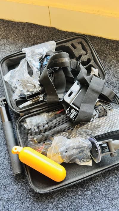 Dji action 6 combo with extra mounts box