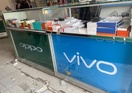vivo oppo counter.  Racks