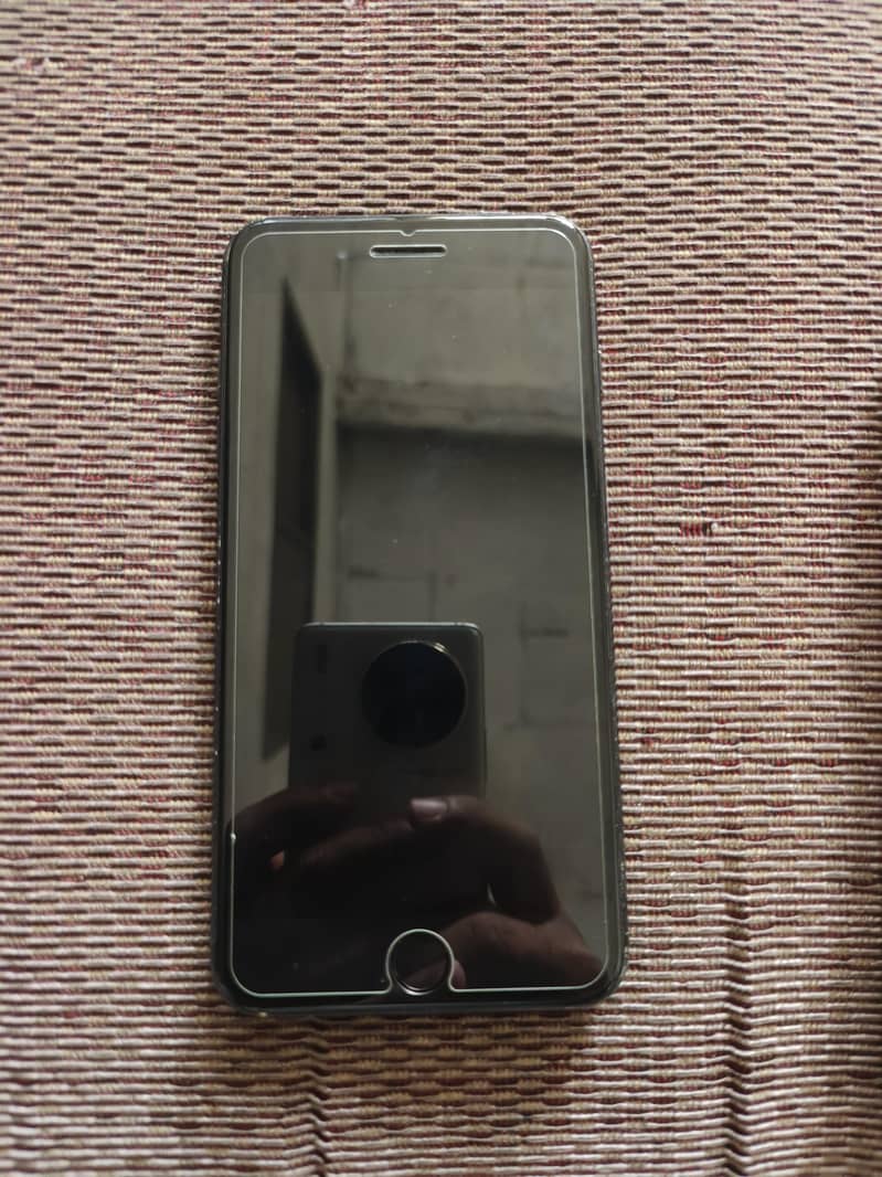 Apple iPhone 7 Plus 0