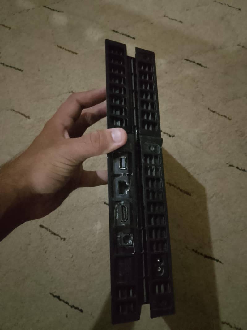 Play station console flat 2