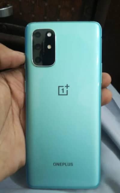 One Plus 8T 1 line ha par bilkul barik ha narz nahi ati non pta