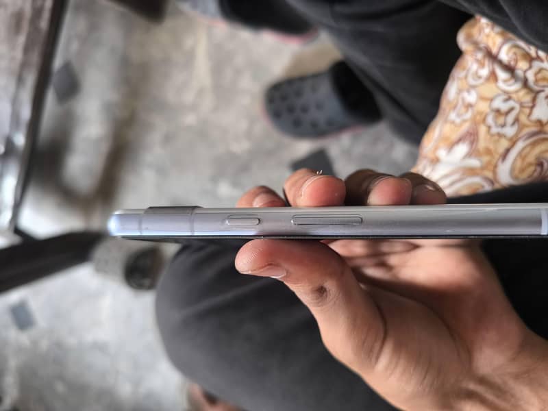 Google Pixel 7a 4