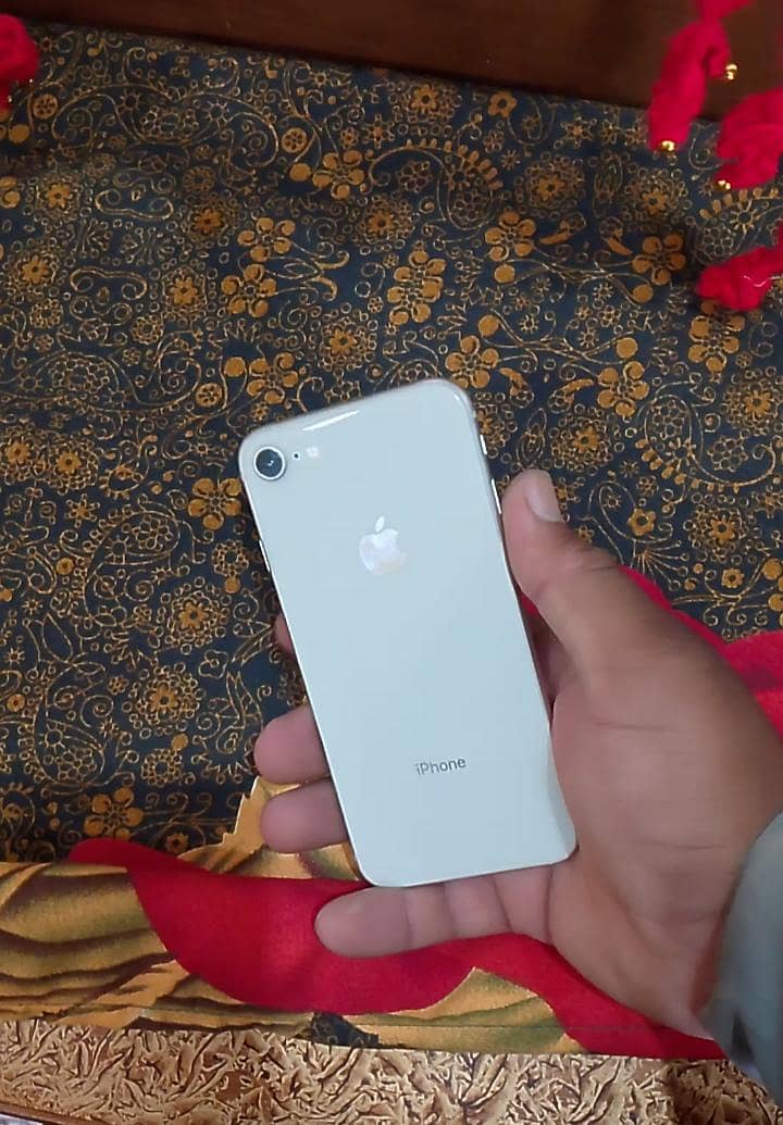 Apple iPhone 8 2