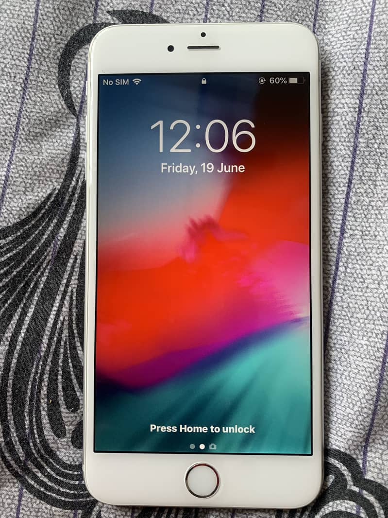 Apple iPhone 6 Plus 0