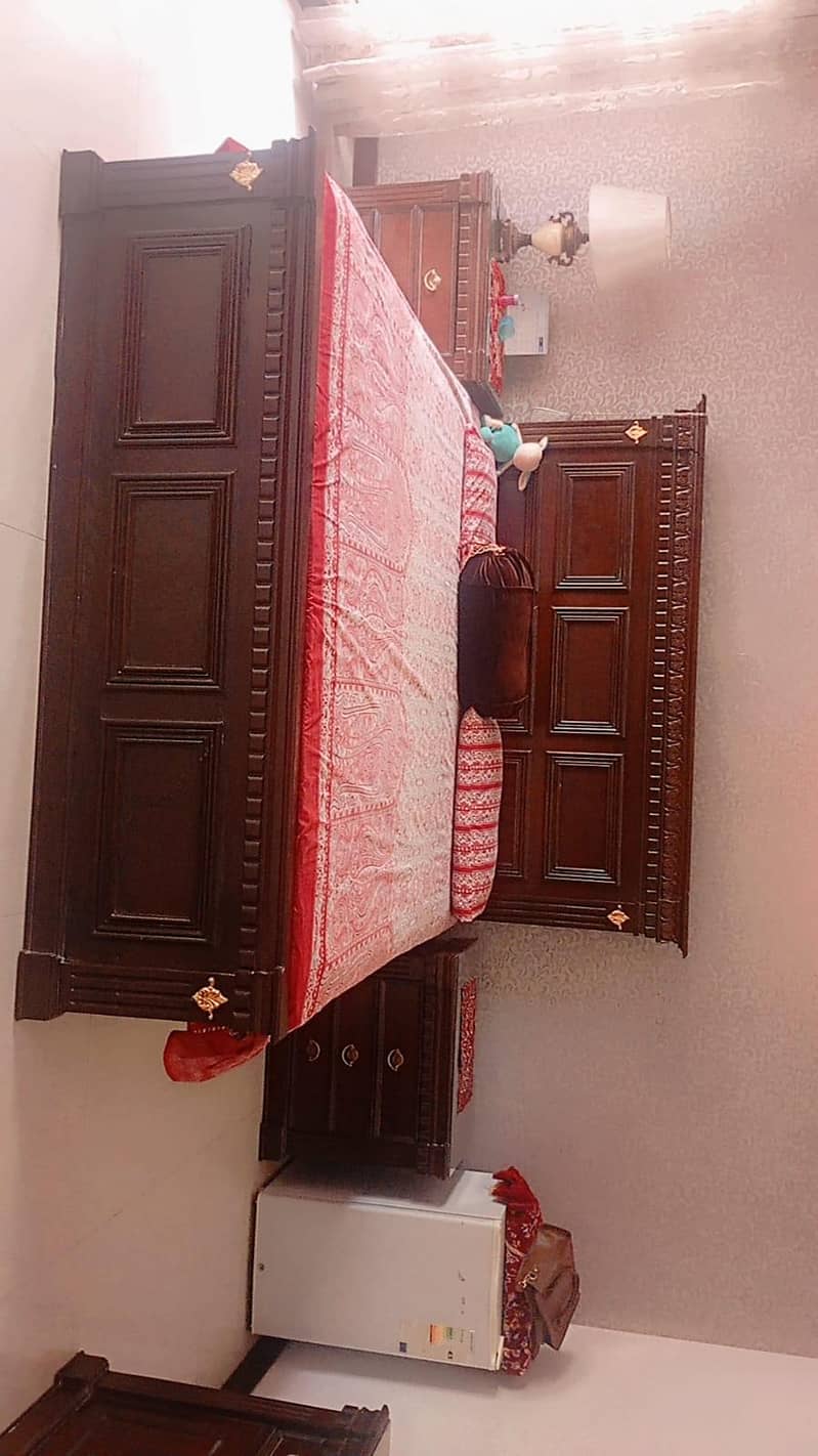 Bed with dressing 0
