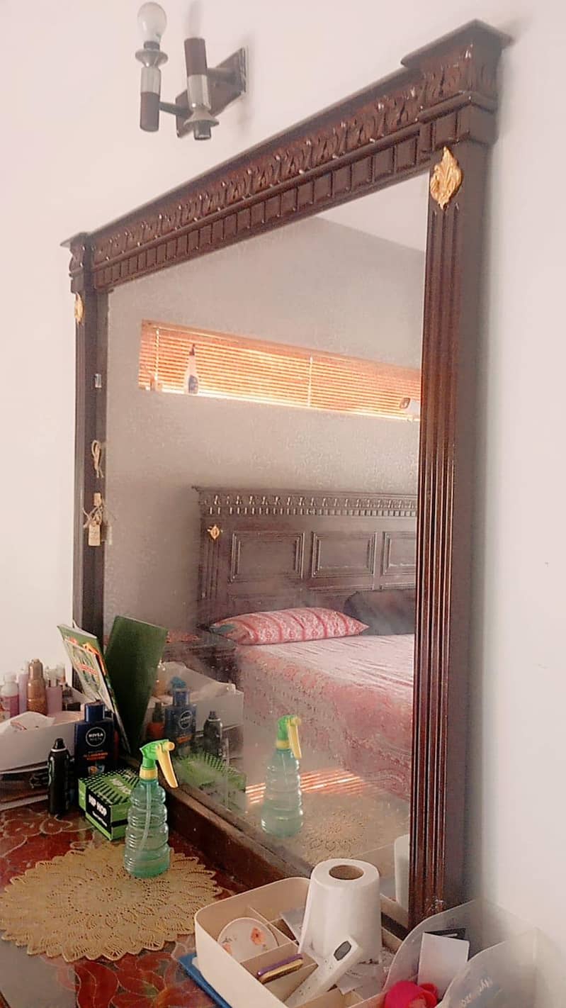 Bed with dressing 2