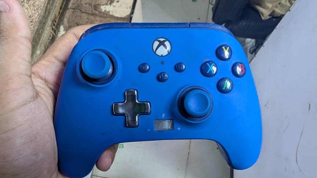 PowerA wired pro controller for Xbox 5