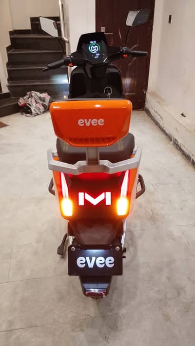 Evee S1 Air Graphene | Orange | Only 160 KM Driven | Like New
