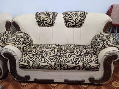 7 seater sofa set mint condition with cover