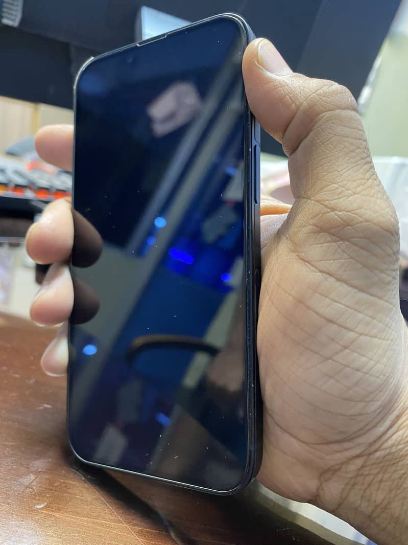 iPhone 14 4