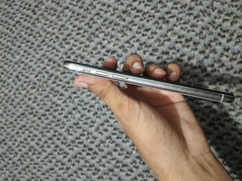Apple iPhone X 2