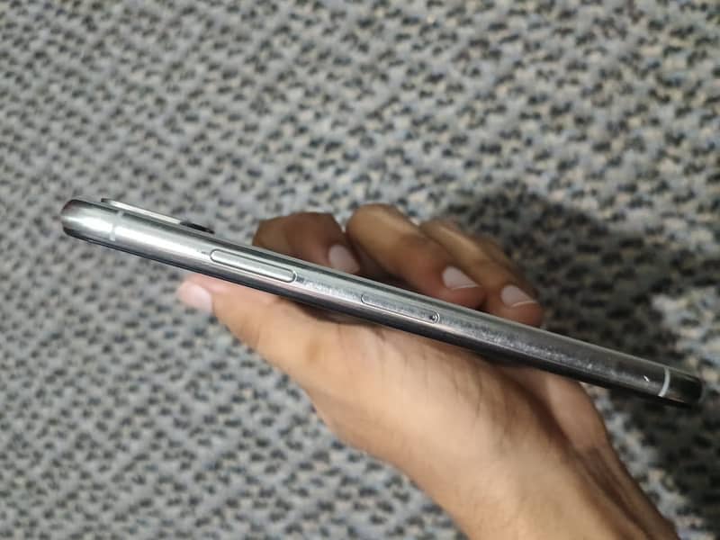 Apple iPhone X 3