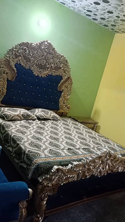 Complete Bedroom set, Bed,dressing table, wardrobe, coffee table, chai