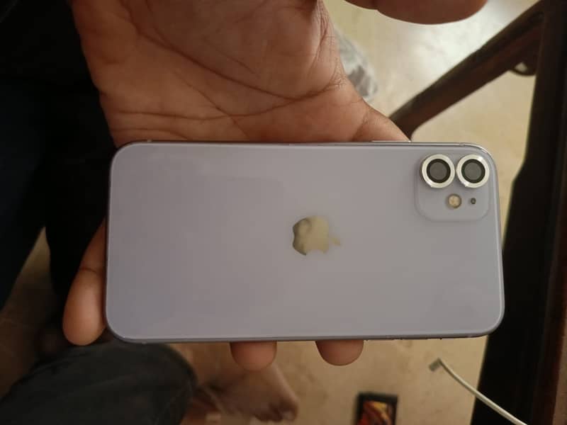 Apple iPhone 11 4