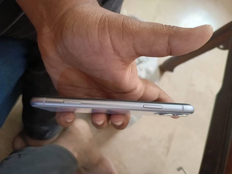 Apple iPhone 11 5