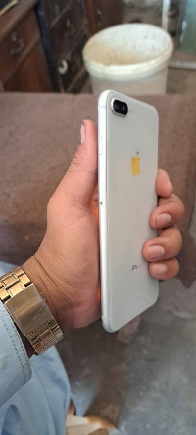 Apple iPhone 8 Plus havey camera and perfect working