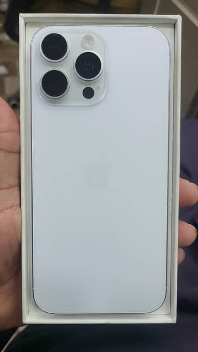 Apple iPhone 16 Pro Max