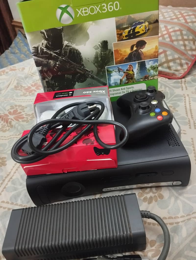 Xbox 360 Full Setup 2 Controllers + Complete Cables 3