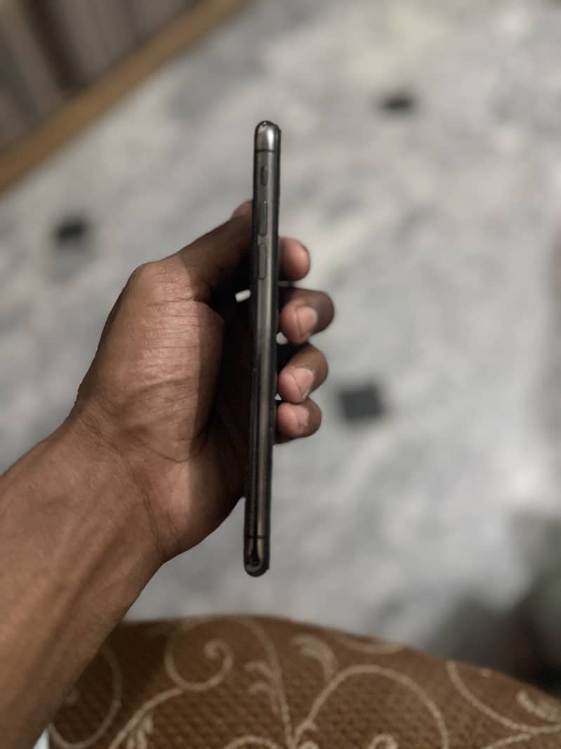 Apple iPhone X 6