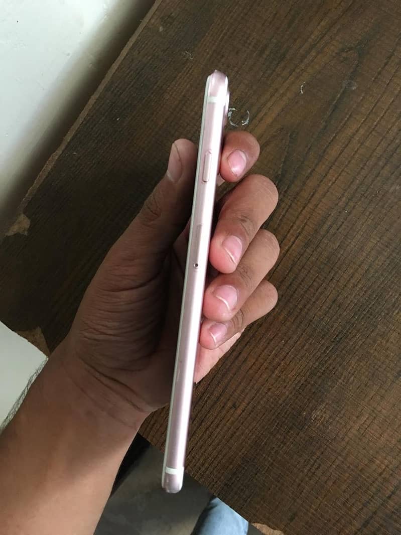 Apple iPhone 7 Plus 2