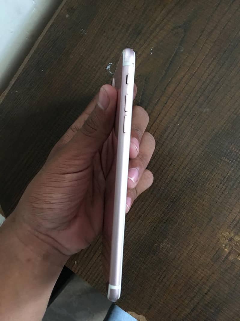 Apple iPhone 7 Plus 3