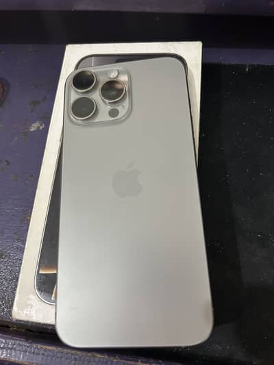 Apple iPhone 16 Pro Max