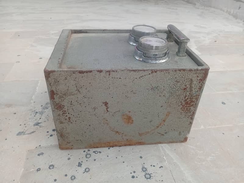 combination lock vault 6
