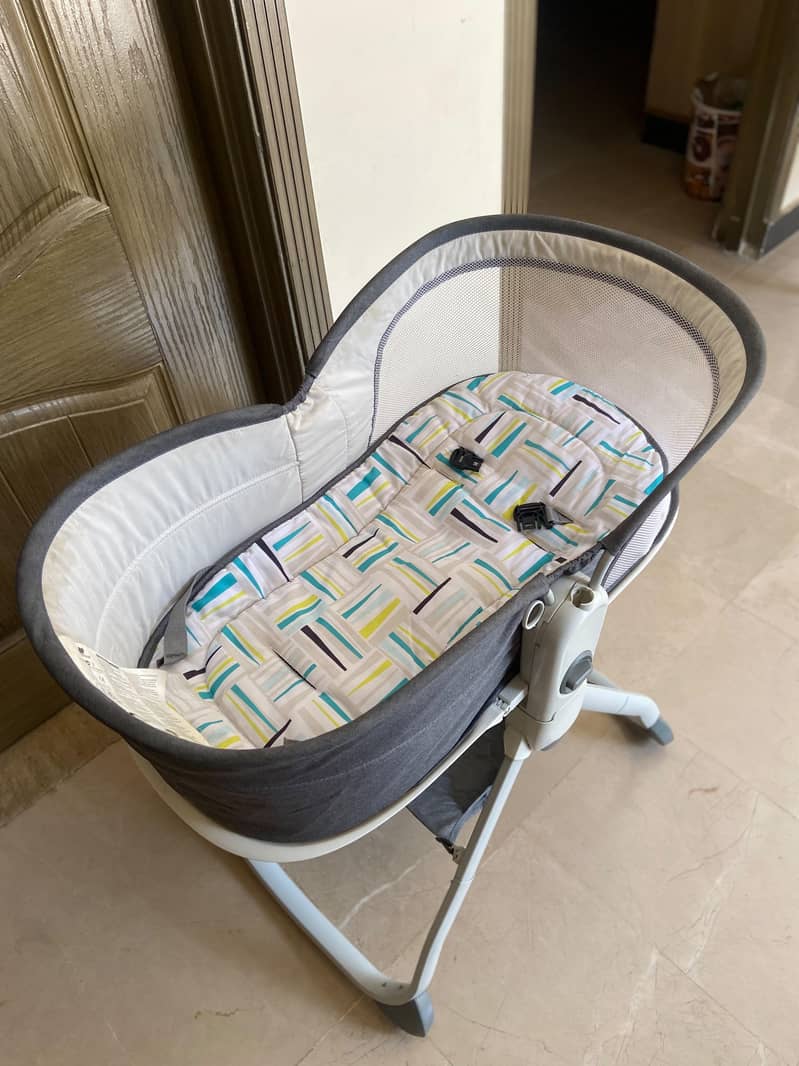 removeable bassinet 0