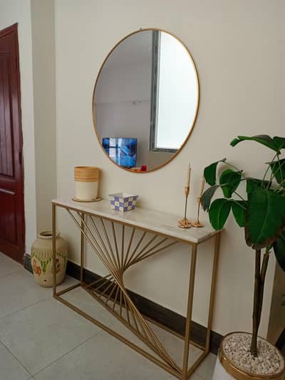 Hallway Console with Mirror – Excellent Condition