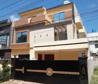 A Block Very Attractive Location 10 Marla House