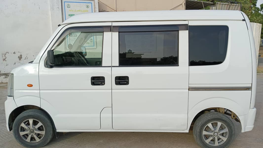 Suzuki Every 2012 3