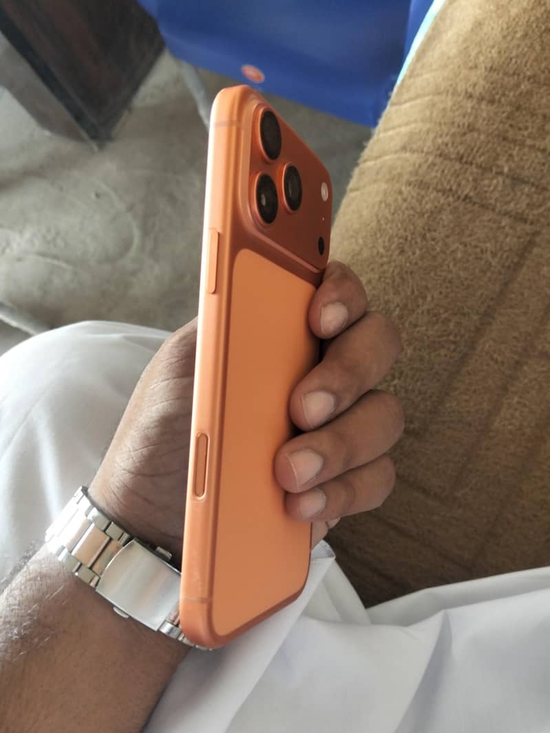 Apple iPhone 17 Pro Max 3