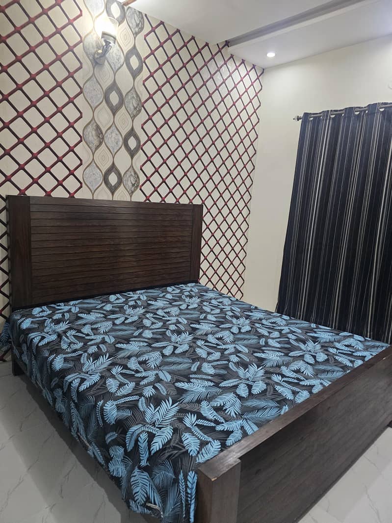 bed with dressing table with matras 0