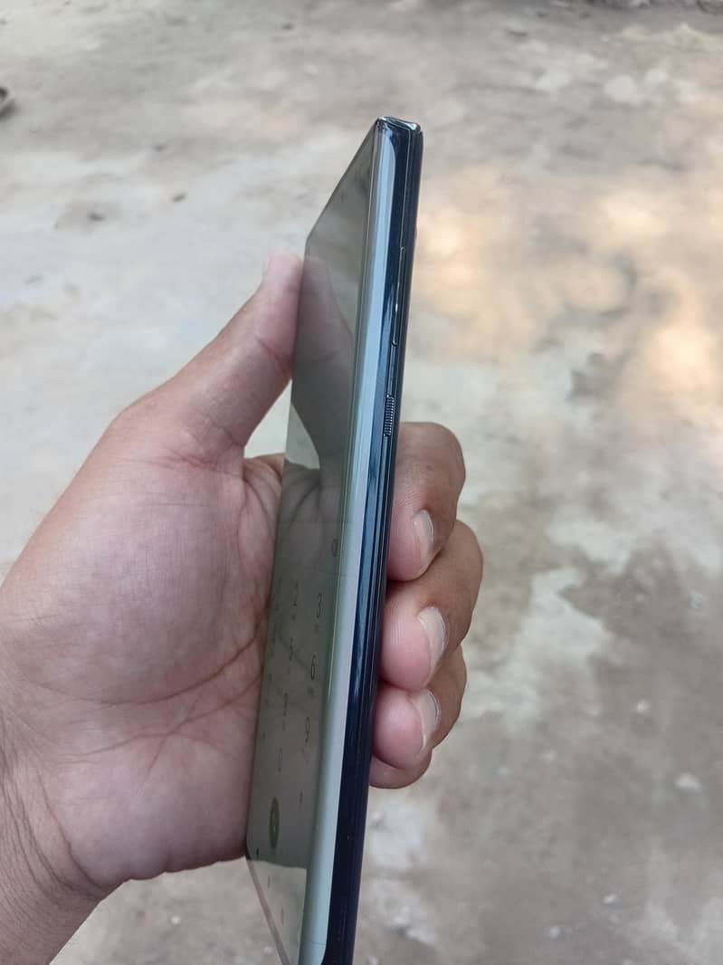 Motorola Edge Plus 1
