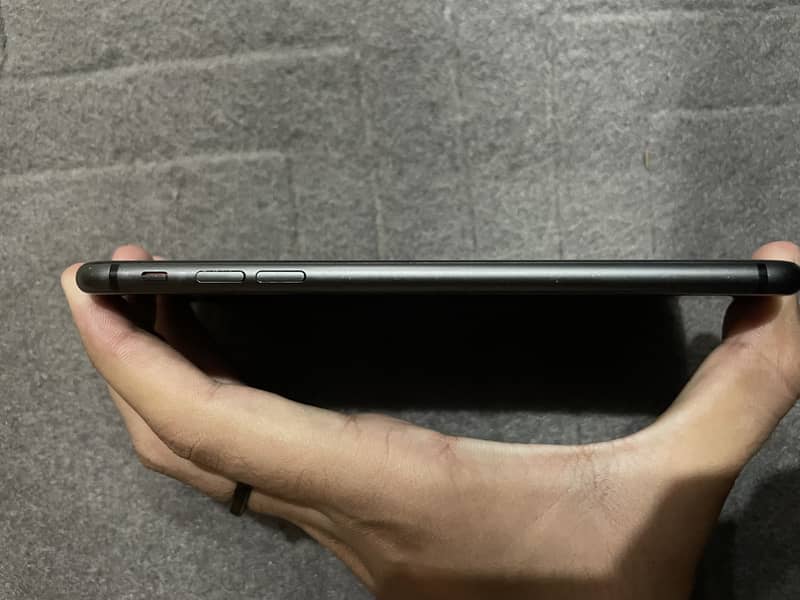 Apple iPhone 8 Plus 2