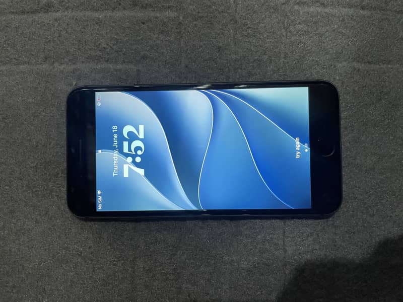 Apple iPhone 8 Plus 3