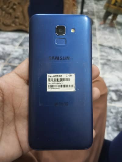 Samsung Mobile J600