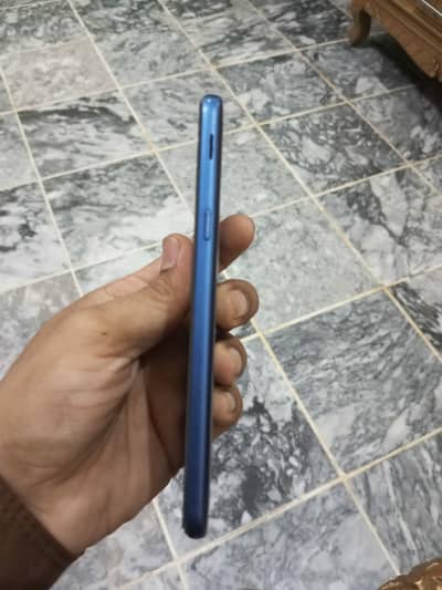 Samsung Mobile J600