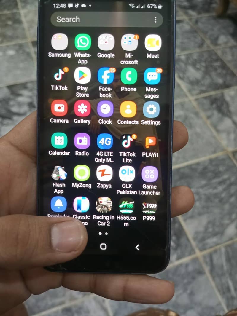 Samsung Mobile J600 4