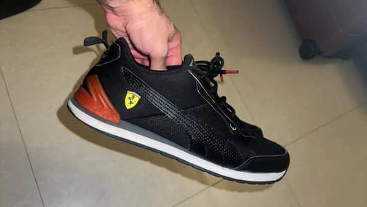 Original Puma x Scuderia Ferrari Track Racer (Size 42) — Clean