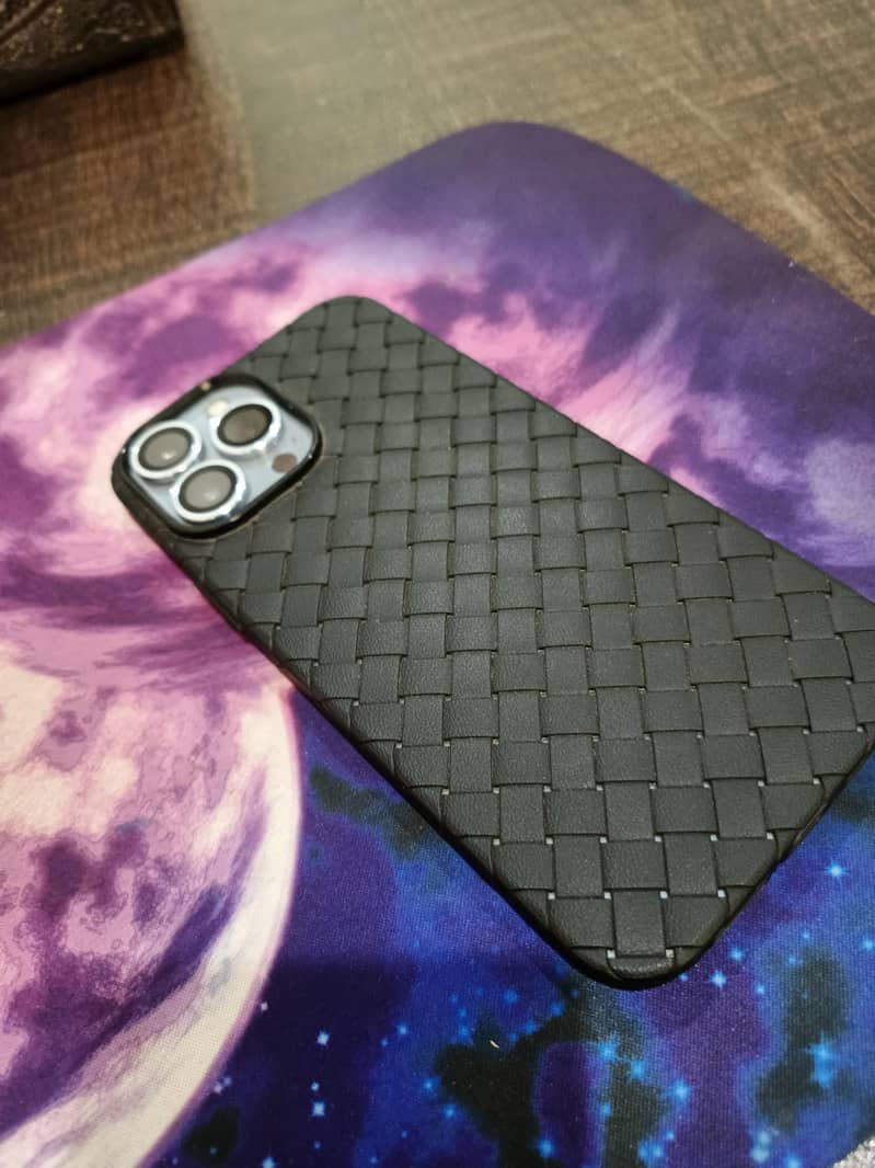 Apple iPhone 13 Pro Max 0