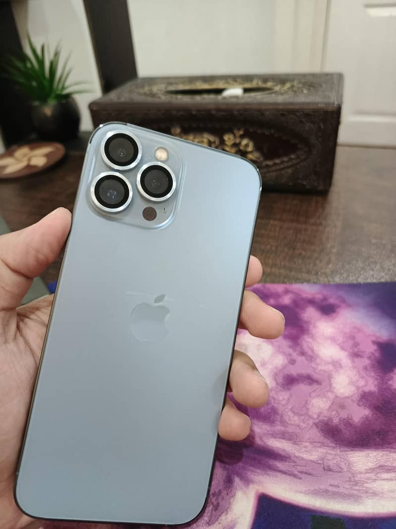 Apple iPhone 13 Pro Max 4