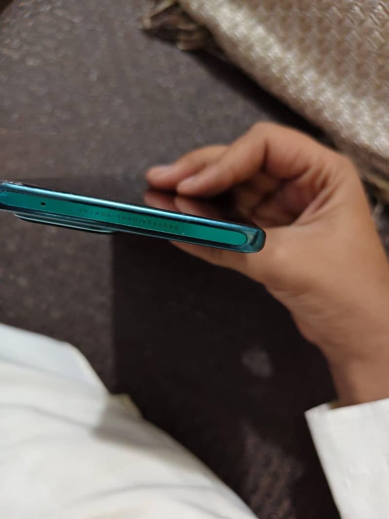 Vivo V30 1