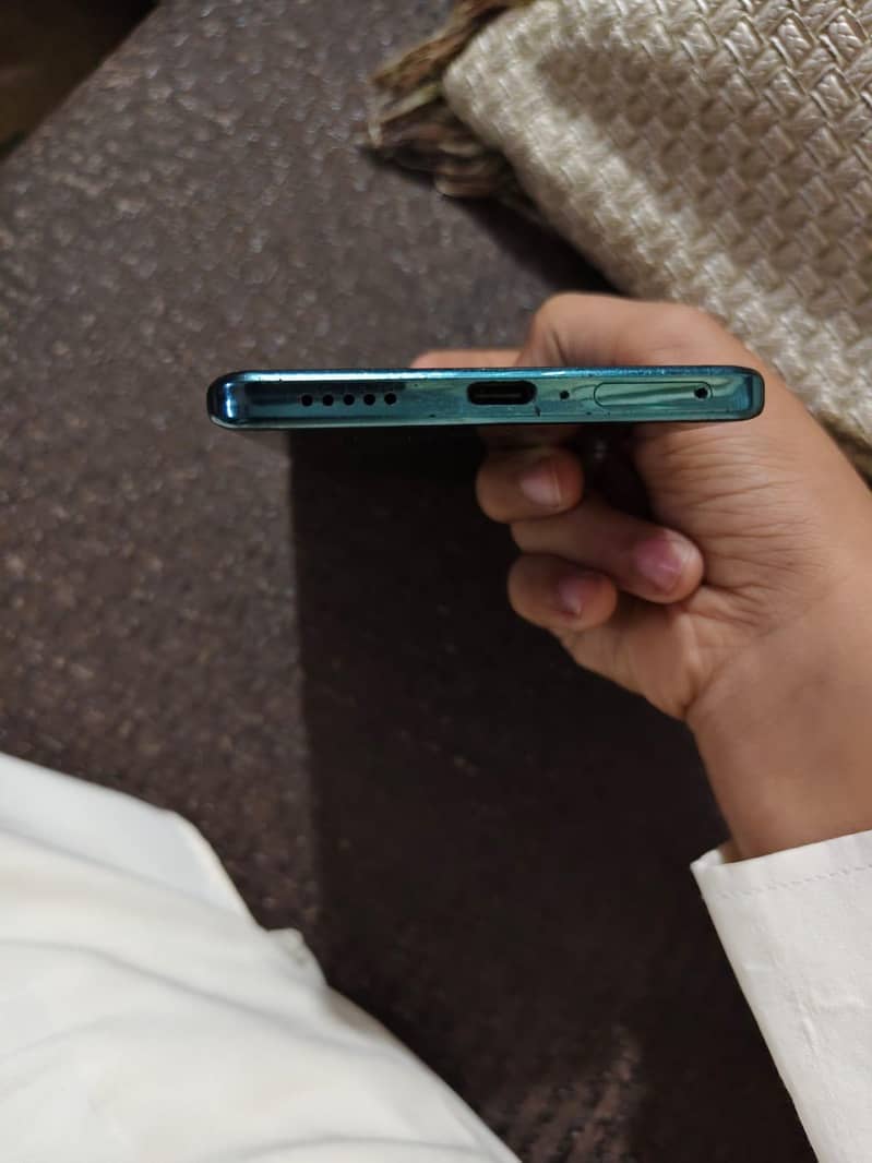 Vivo V30 5