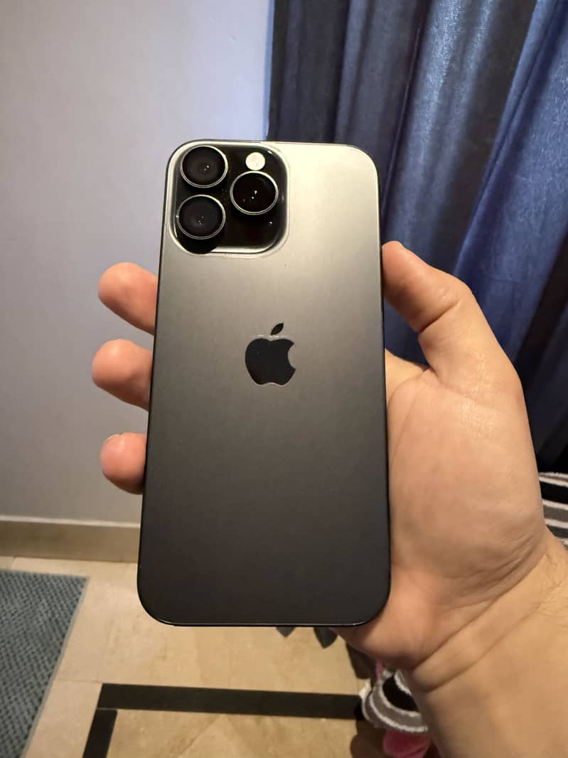 Apple iPhone 16 Pro Max 5
