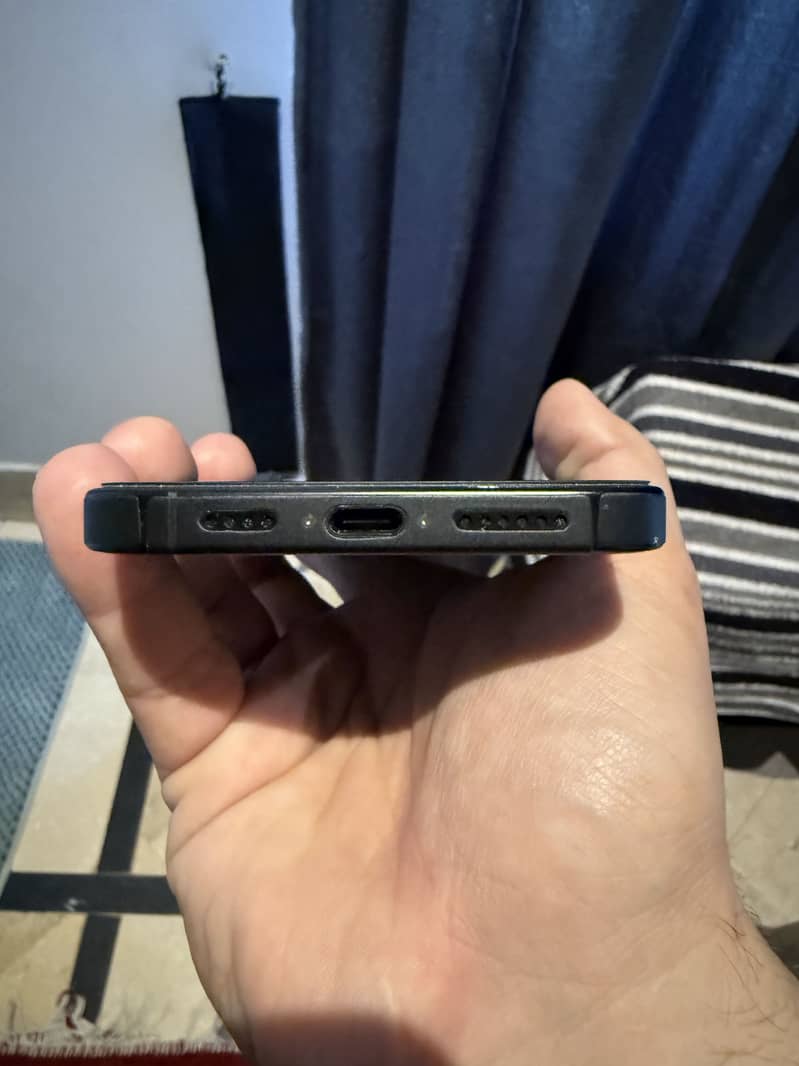 Apple iPhone 16 Pro Max 7