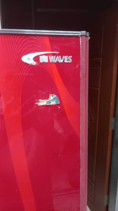 W. A. V. E. Z. MADEEM LARGE. . INVERTER. FRIDGE. TOTAL ORIGIONAL  . FULL CHILL